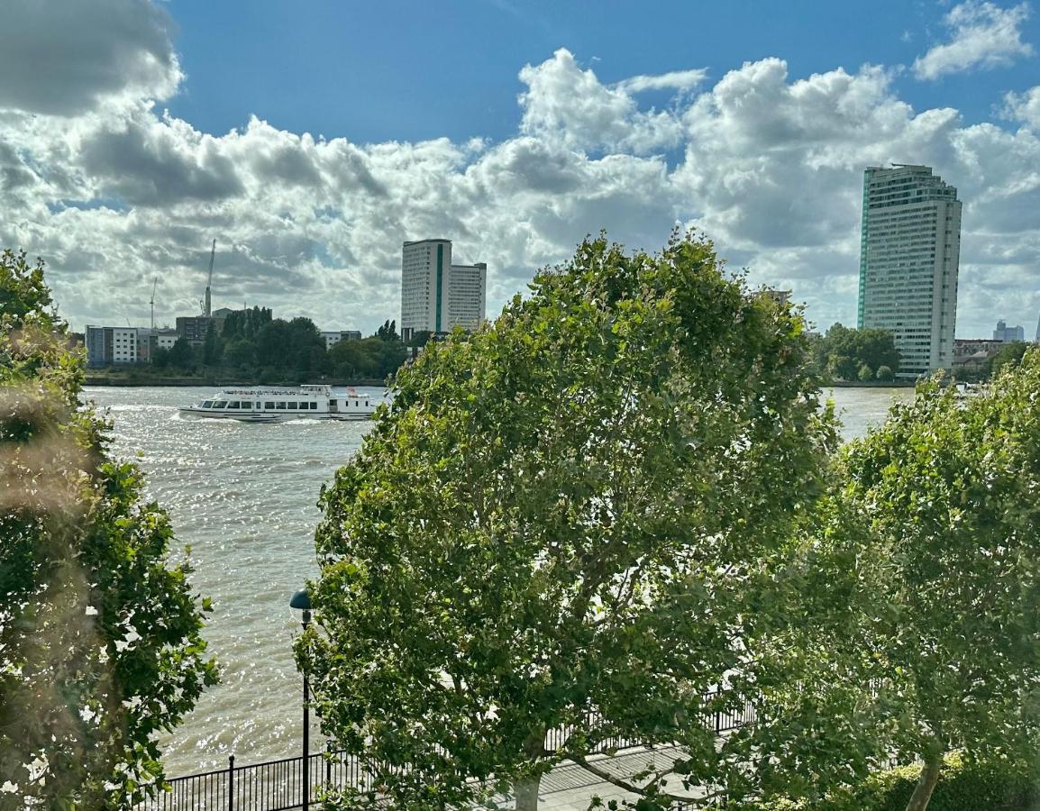 River Views From Canary Wharf * Londra
