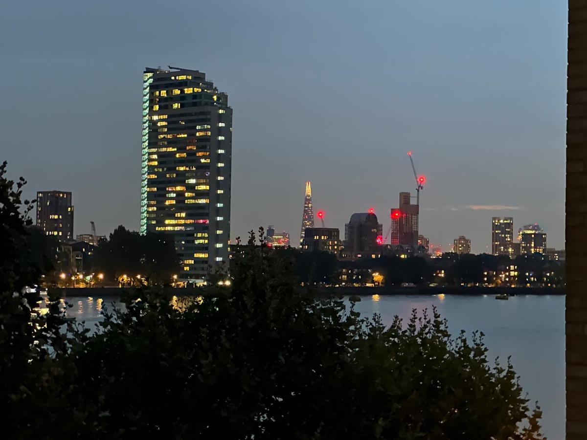 River Views From Canary Wharf Londra