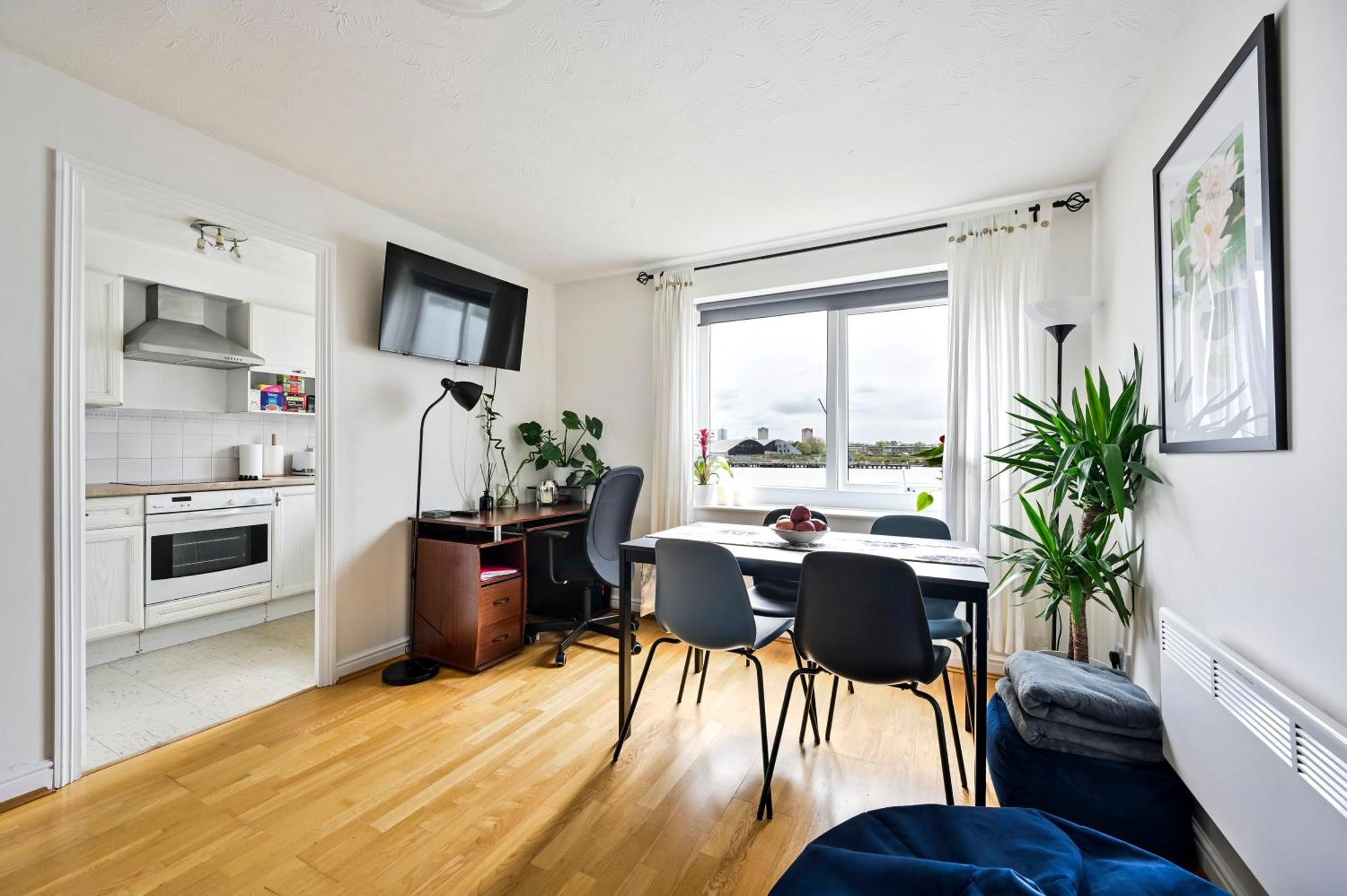 River Views From Canary Wharf Appartement *